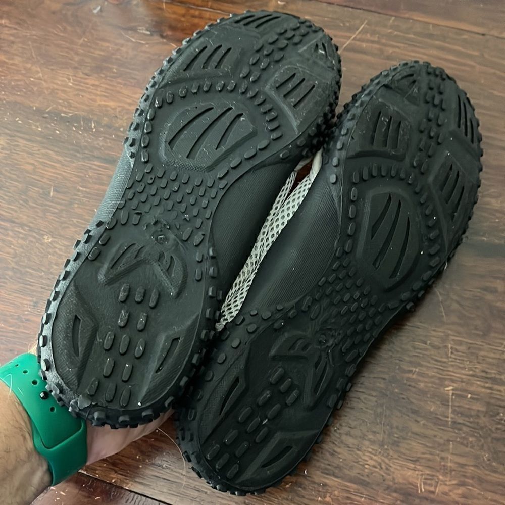 Unisex beach stone coral reef Aqua skimmer Water Shoes Grey tan Sz 40 euro - Picture 3 of 3